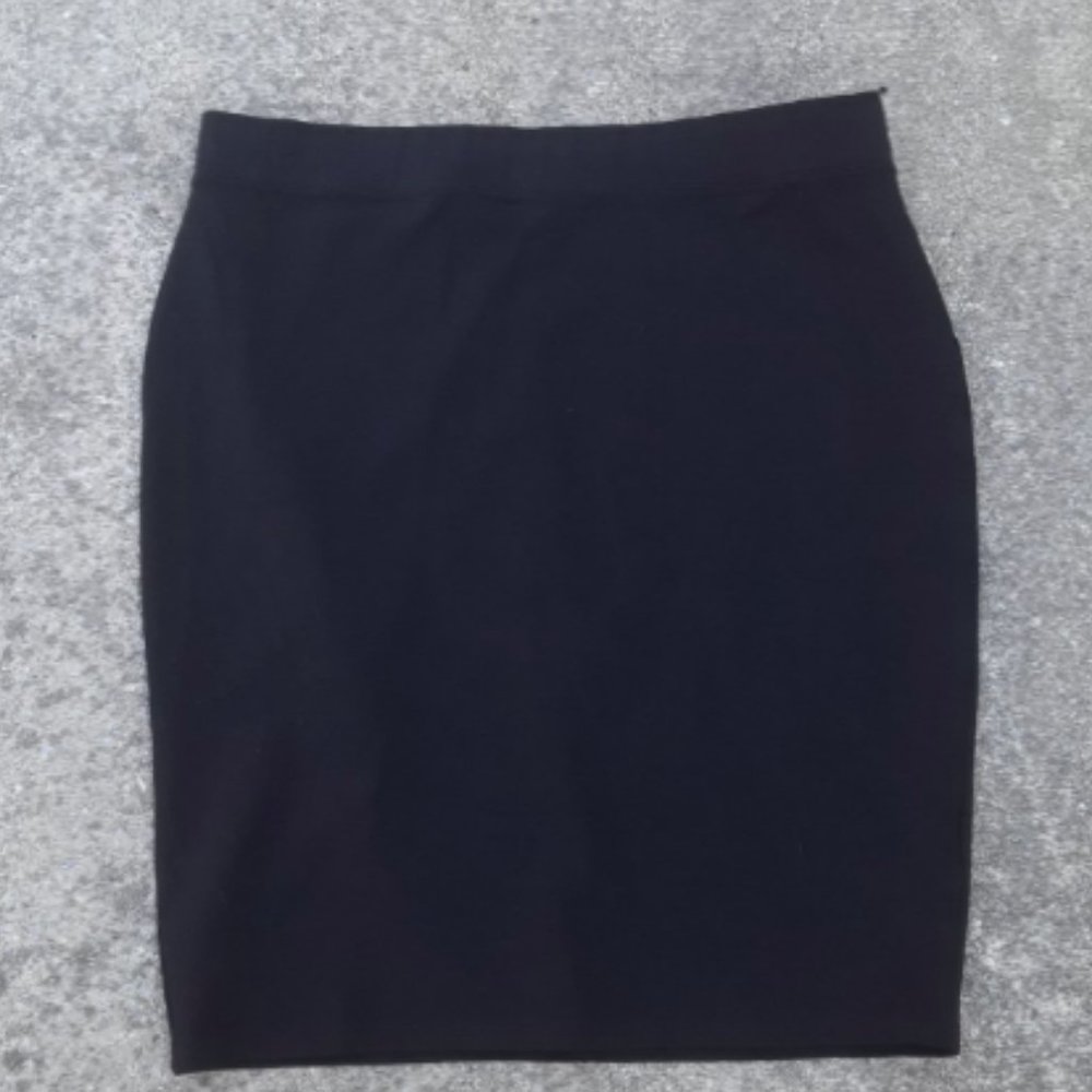 Plus size black pencil skirt 2X by Iris